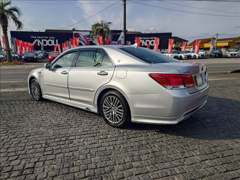 TOYOTA CROWN MAJESTA