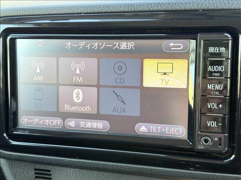 TOYOTA VITZ (YARIS)