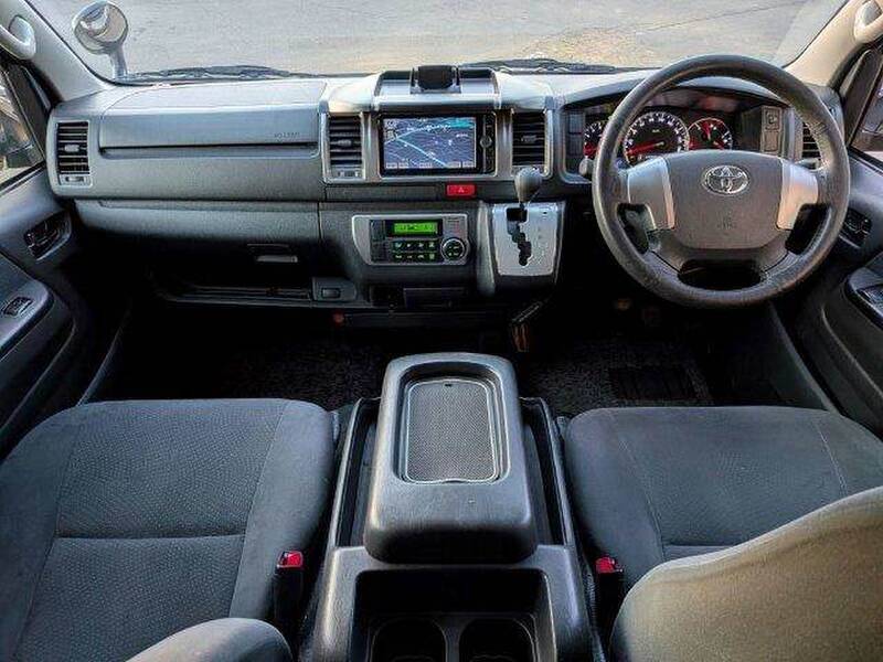 TOYOTA HIACE VAN