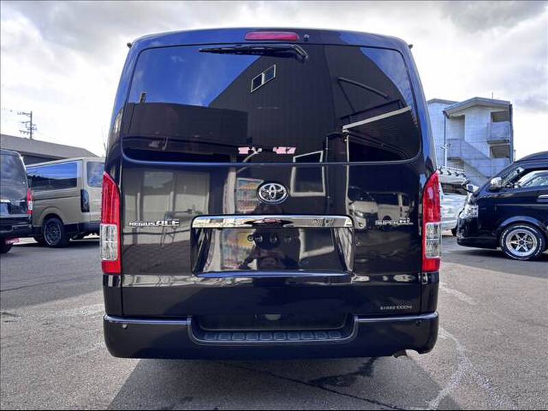 TOYOTA REGIUS ACE VAN