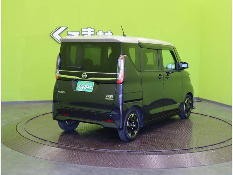 NISSAN ROOX