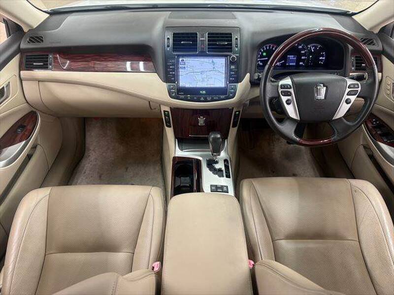 TOYOTA CROWN ROYAL