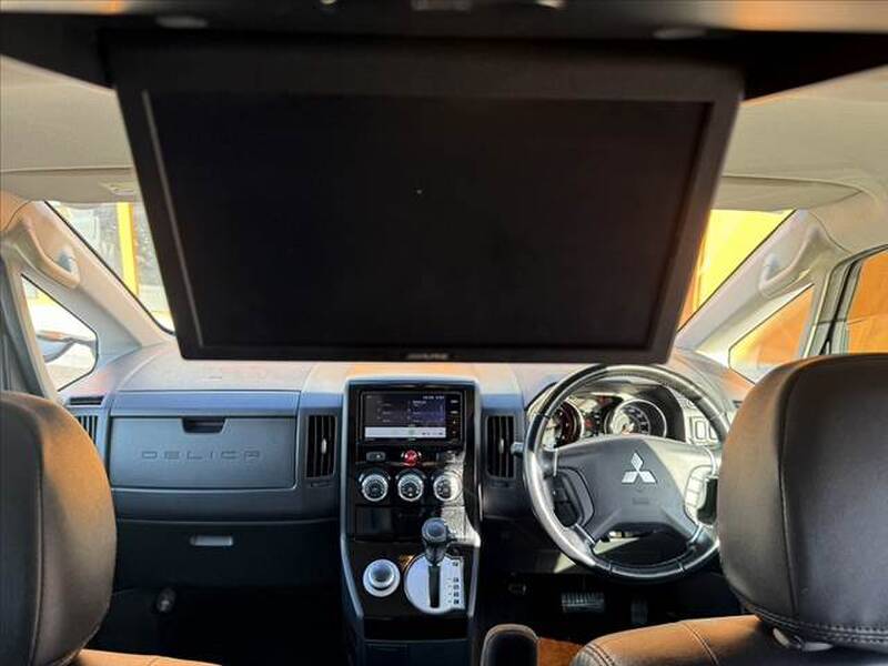 MITSUBISHI DELICA D5