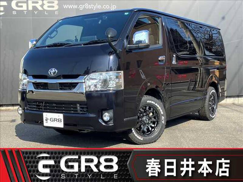 TOYOTA HIACE VAN