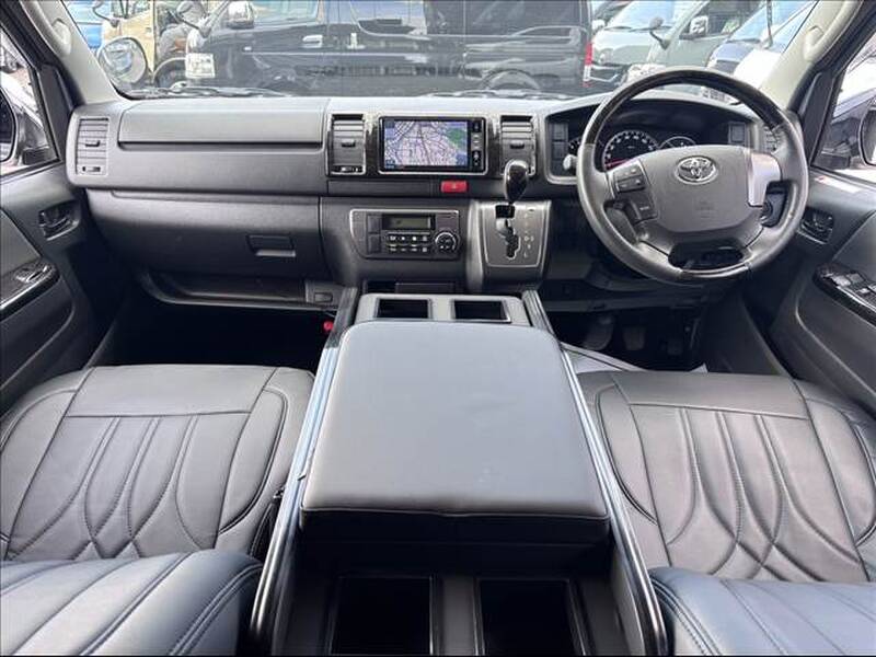 TOYOTA REGIUS ACE VAN