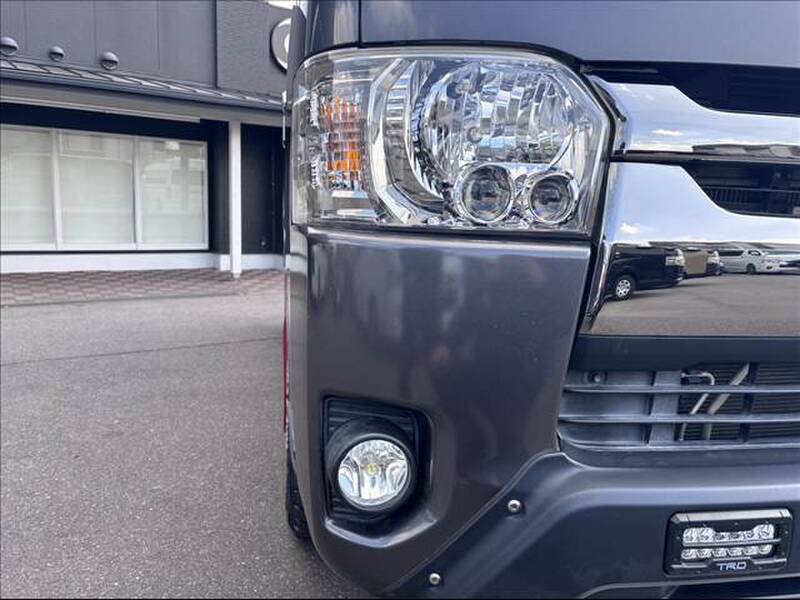 TOYOTA REGIUS ACE VAN