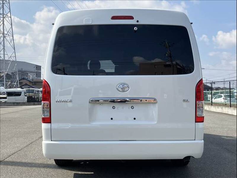 TOYOTA HIACE WAGON