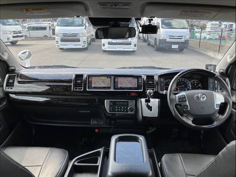 TOYOTA HIACE WAGON