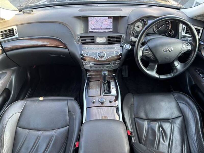 NISSAN FUGA
