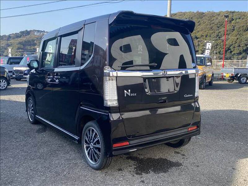 HONDA N-BOX