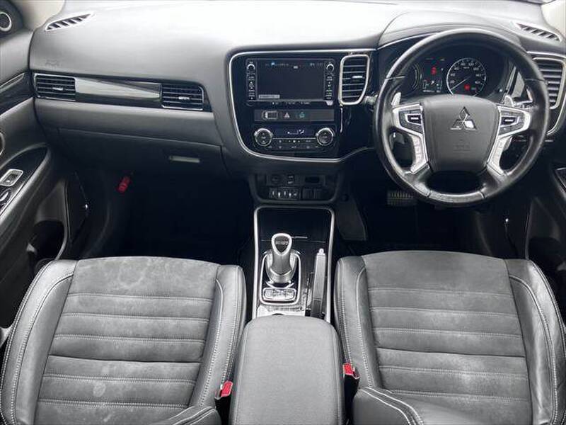 MITSUBISHI OUTLANDER PHV