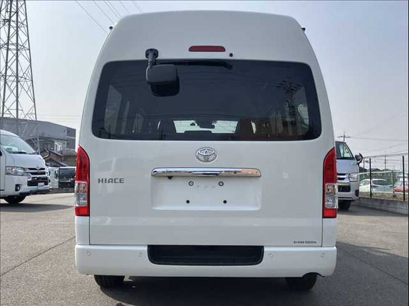 TOYOTA HIACE VAN