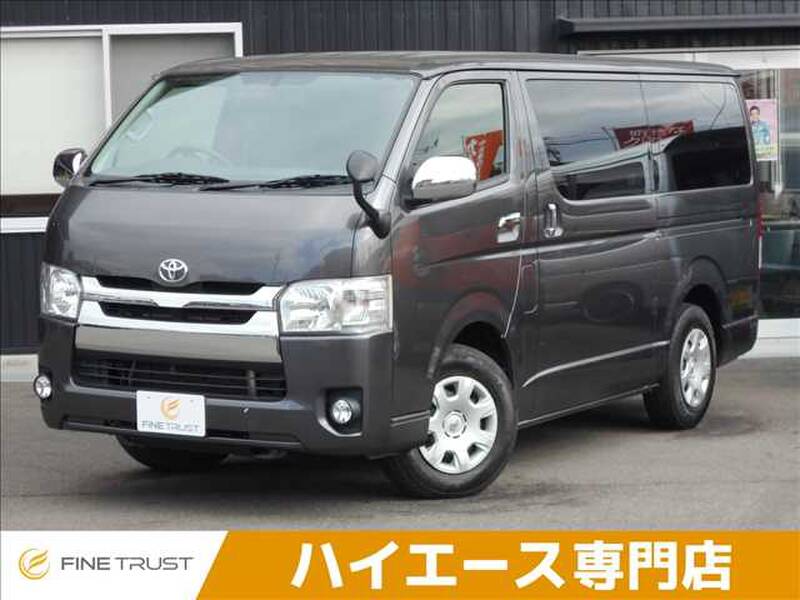 TOYOTA HIACE VAN