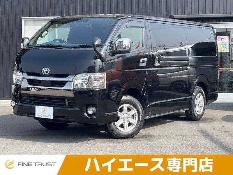 TOYOTA HIACE VAN
