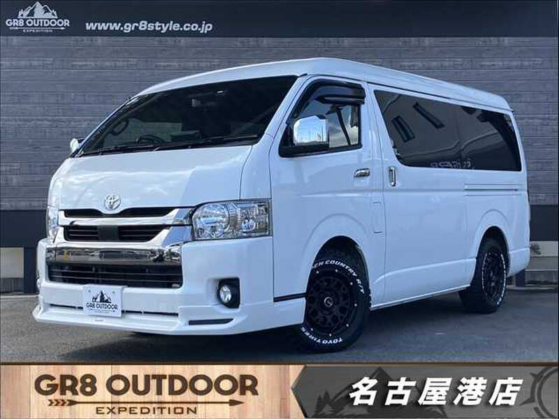 TOYOTA HIACE VAN