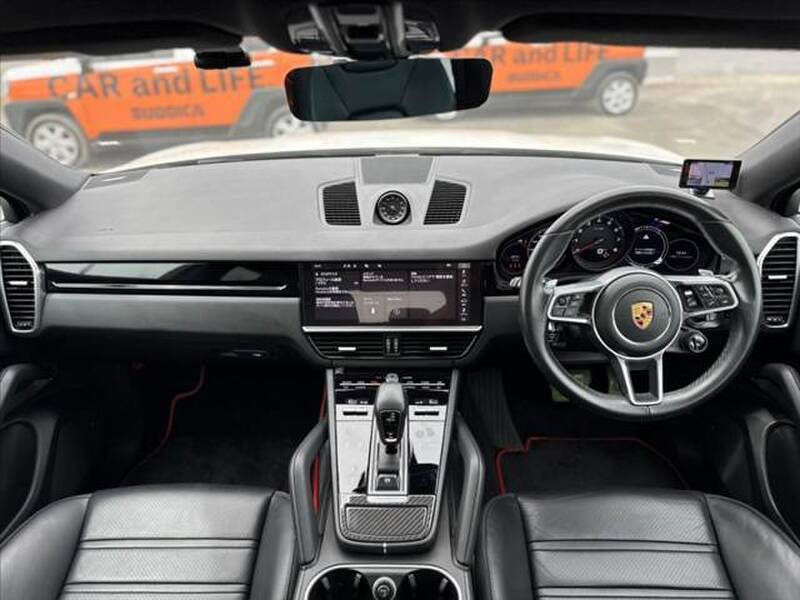 PORSCHE CAYENNE COUPE
