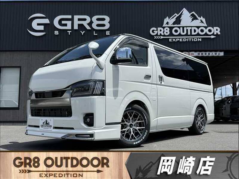 TOYOTA HIACE VAN