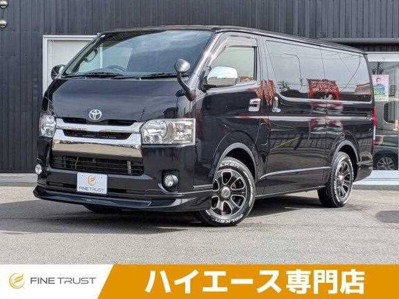 TOYOTA HIACE VAN
