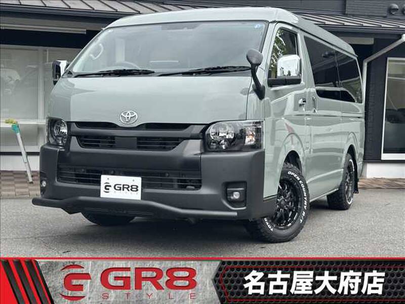 TOYOTA HIACE VAN