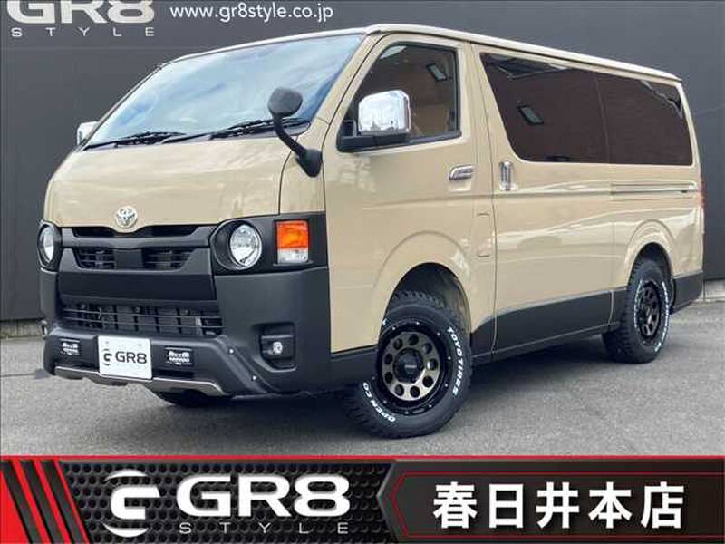 TOYOTA HIACE VAN