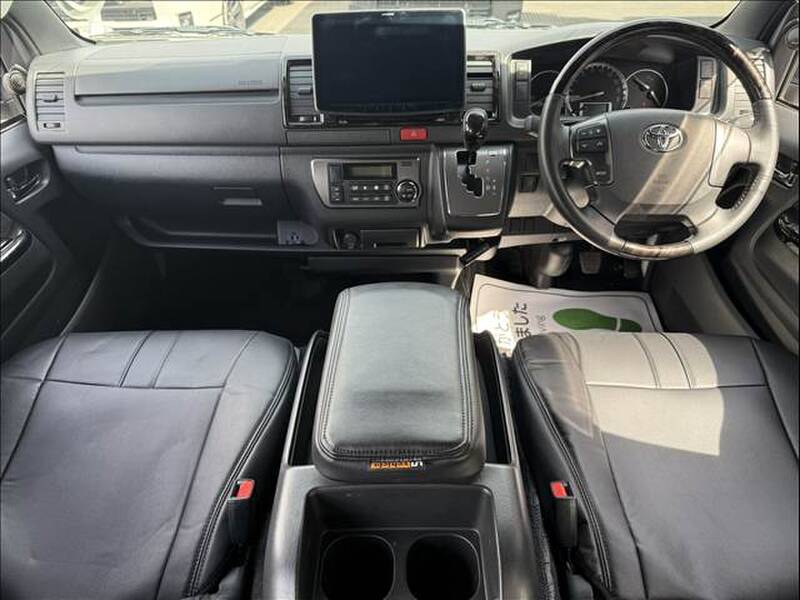 TOYOTA REGIUS ACE VAN