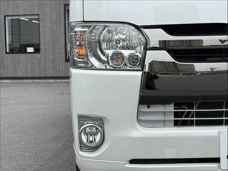 TOYOTA REGIUS ACE VAN