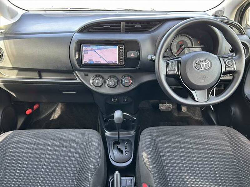 TOYOTA VITZ (YARIS)
