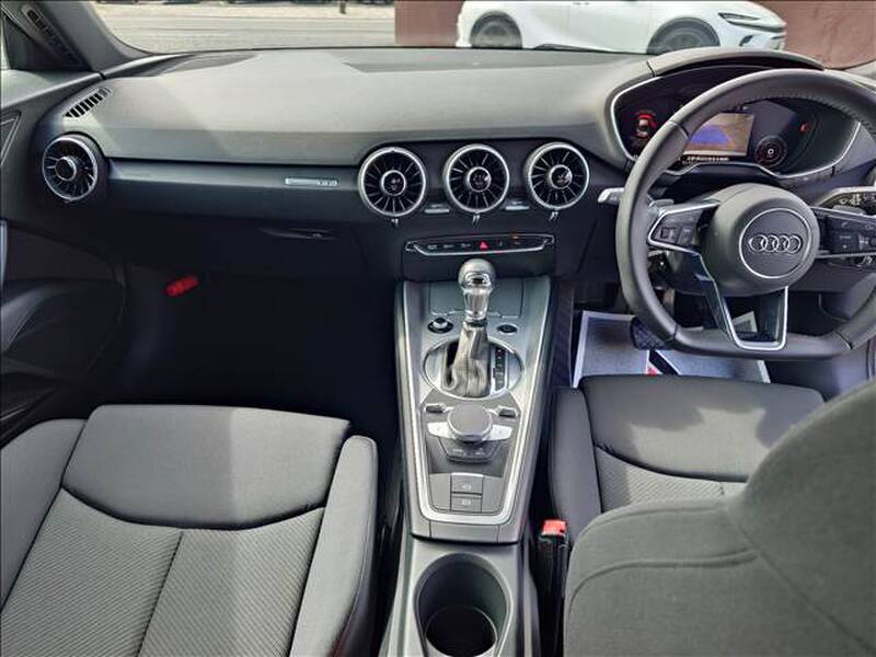 AUDI TT