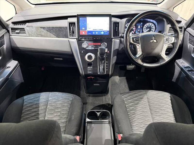 MITSUBISHI DELICA D5