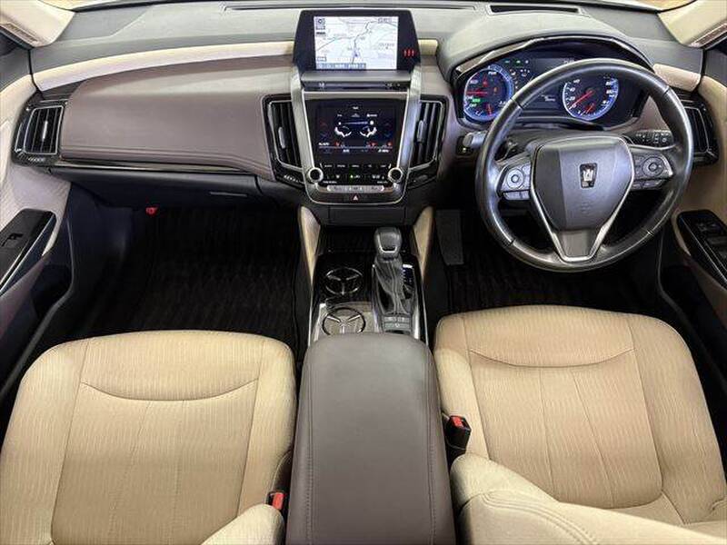 TOYOTA CROWN