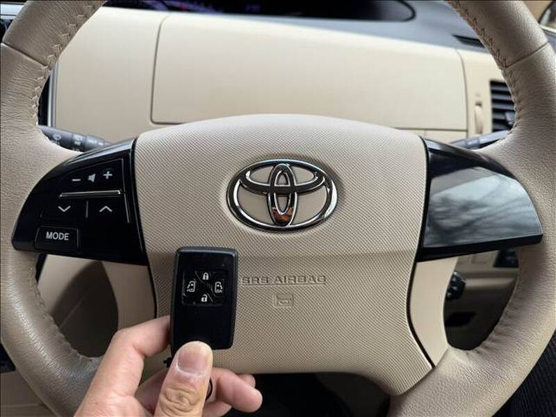 TOYOTA ESTIMA (PREVIA)