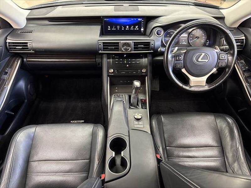 LEXUS IS