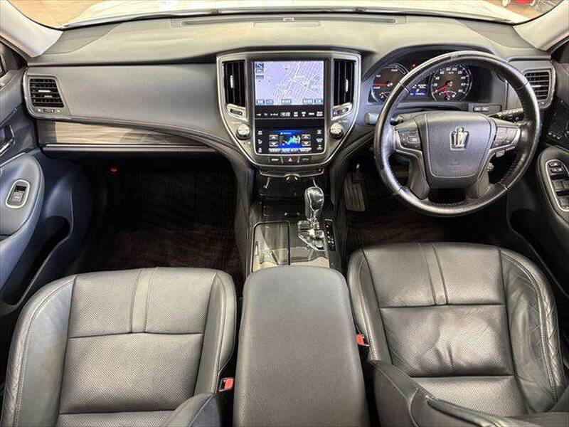 TOYOTA CROWN ATHLETE