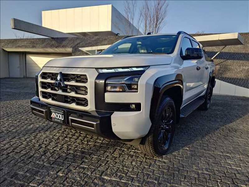 MITSUBISHI TRITON