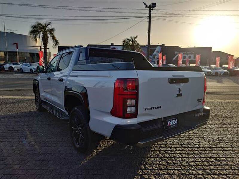 MITSUBISHI TRITON