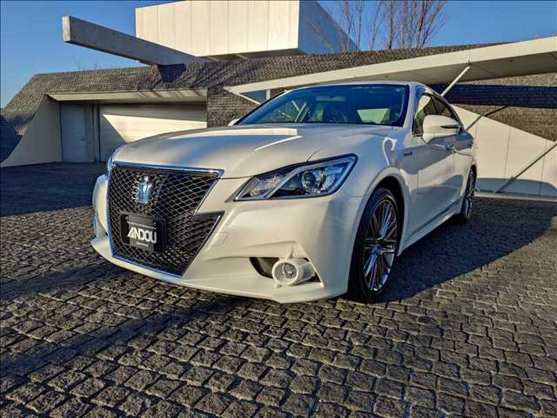 TOYOTA CROWN