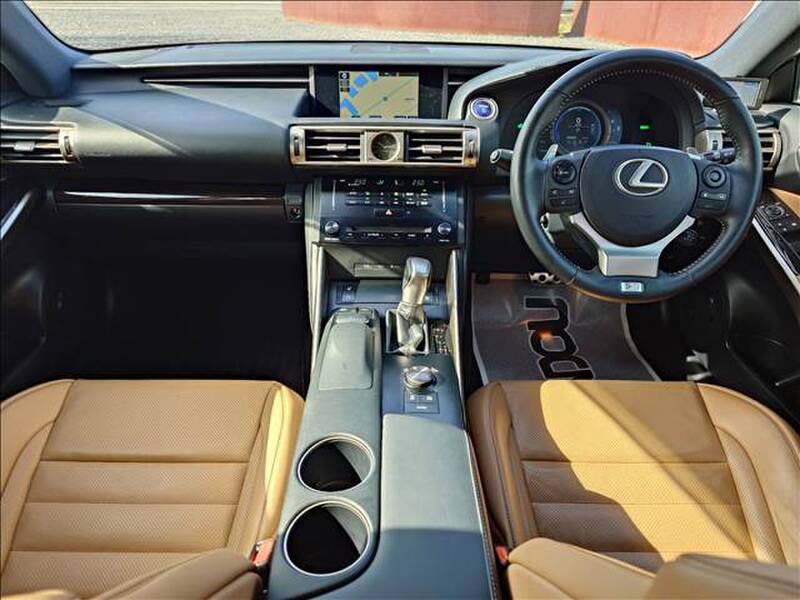 LEXUS IS