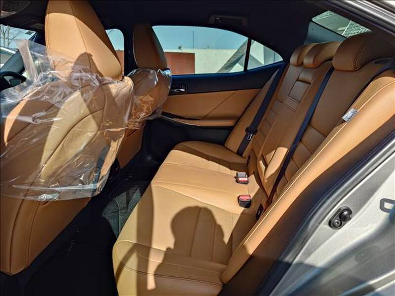 LEXUS IS