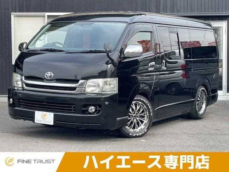 TOYOTA HIACE VAN