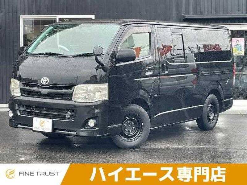 TOYOTA HIACE VAN