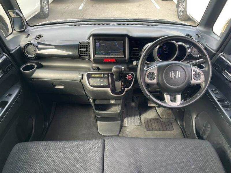 HONDA N-BOX
