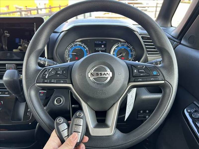 NISSAN ROOX