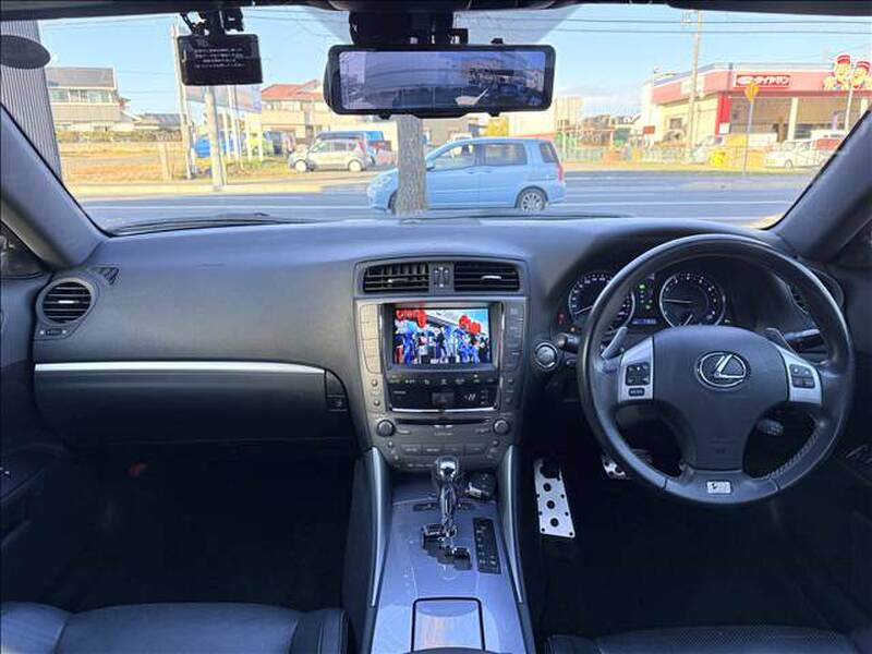 LEXUS IS