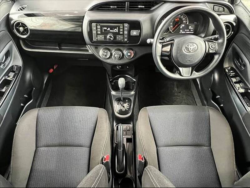 TOYOTA VITZ (YARIS)