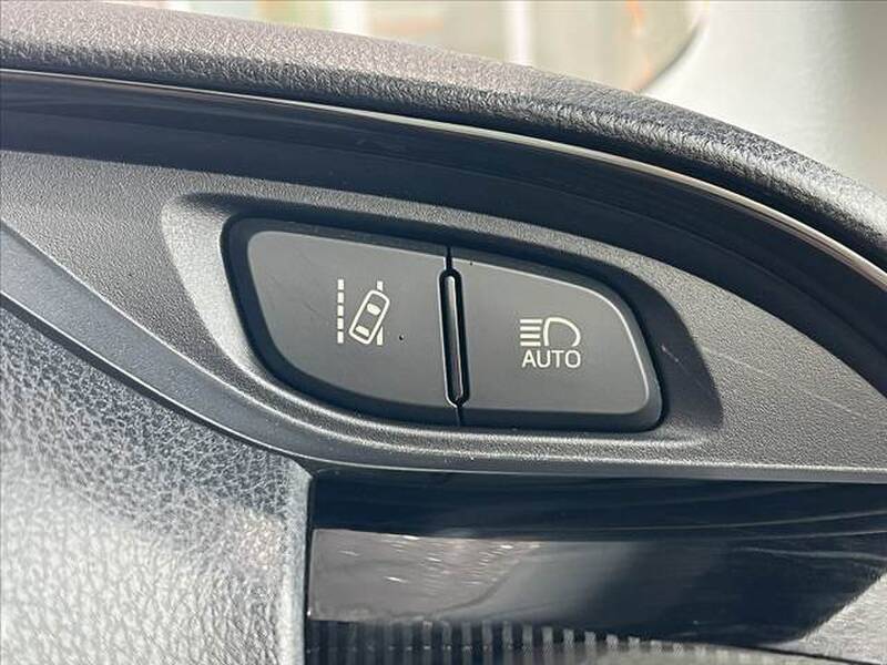 TOYOTA VITZ (YARIS)