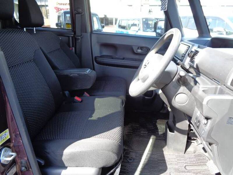 DAIHATSU WAKE