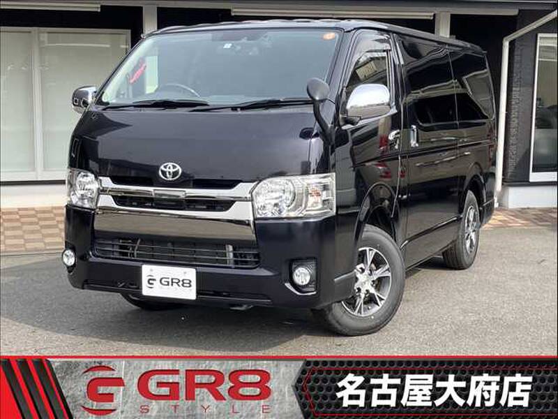 TOYOTA HIACE VAN