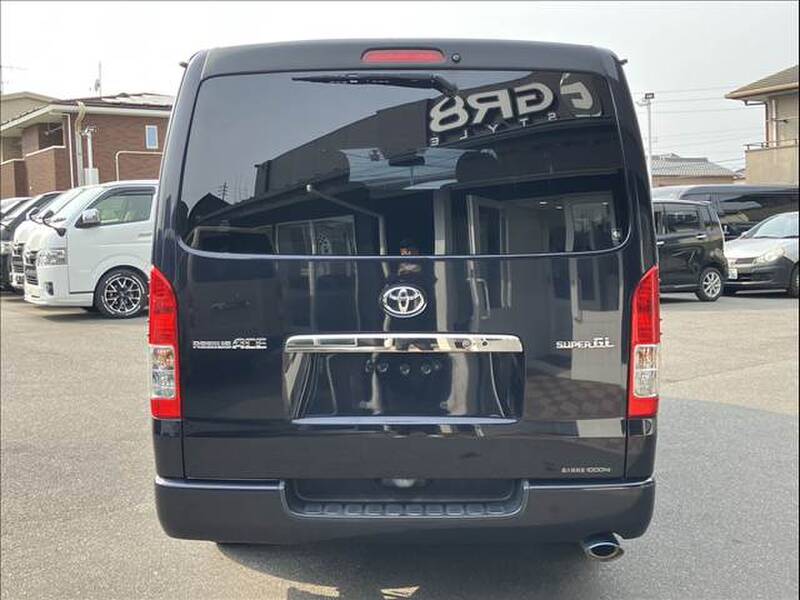 TOYOTA HIACE VAN