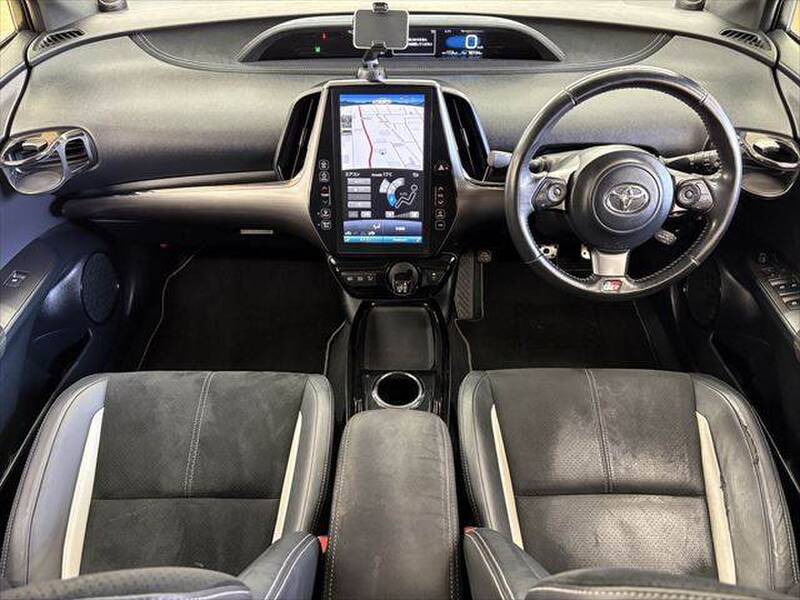 TOYOTA PRIUS PHV