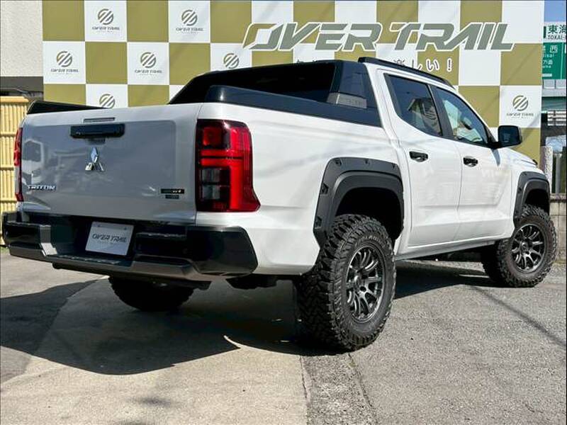 MITSUBISHI TRITON